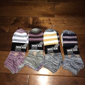 4 packs of socks